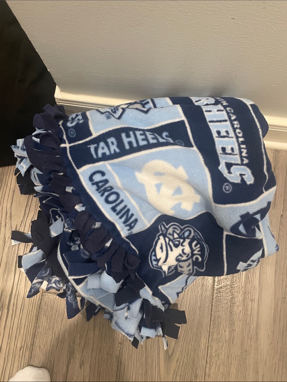 University of North Carolina Tar Heels Fleece Tie Blanket - Light Blue/Navy